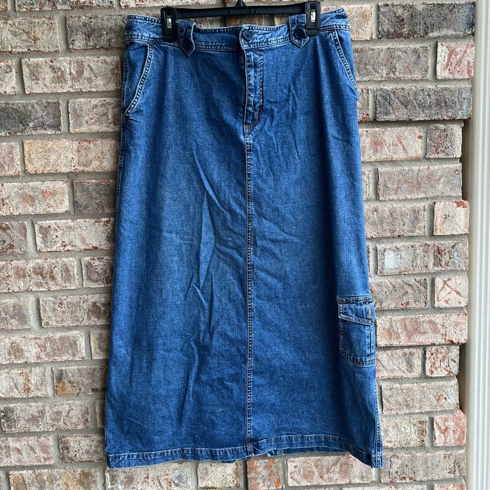 🍒💣 Y2K Cherokee distressed denim skirt